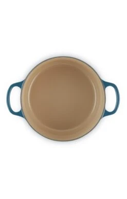 Le Creuset 28cm Round Casserole Dish -Highland Gift Outlet Store CF04152DEEPTEAL 4