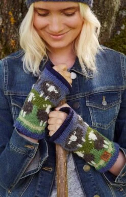 Ladies Herdwick Sheep Handwarmer